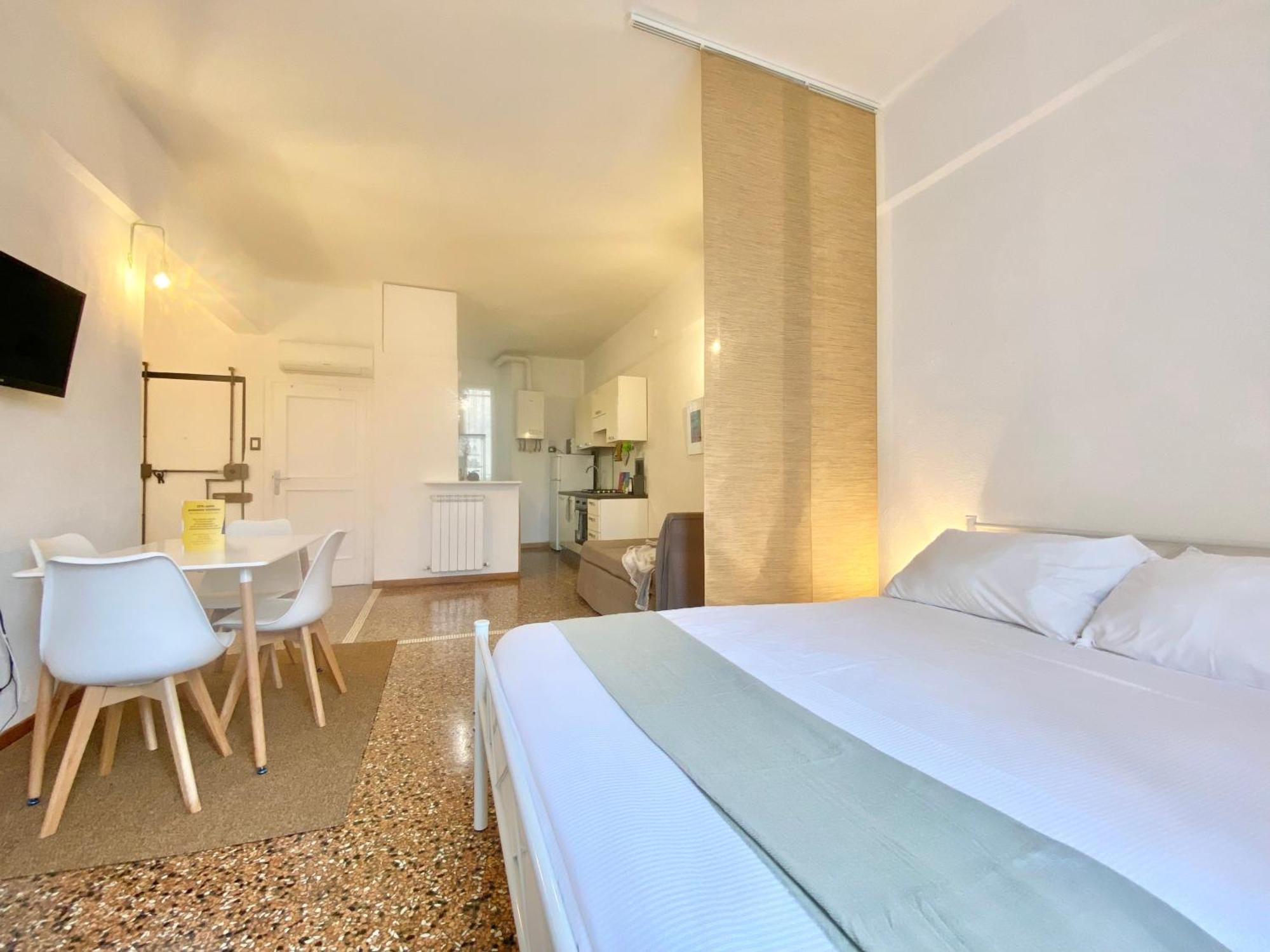 Apartment Casaviva - In Genova's Old Town *